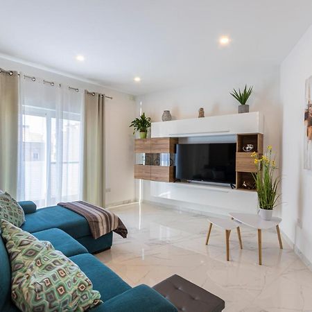 H2 -Modern And Spacious 3 Bedroom Apartment San Gwann Exterior photo