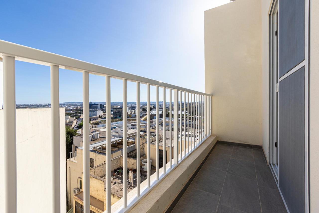 H2 -Modern And Spacious 3 Bedroom Apartment San Gwann Exterior photo