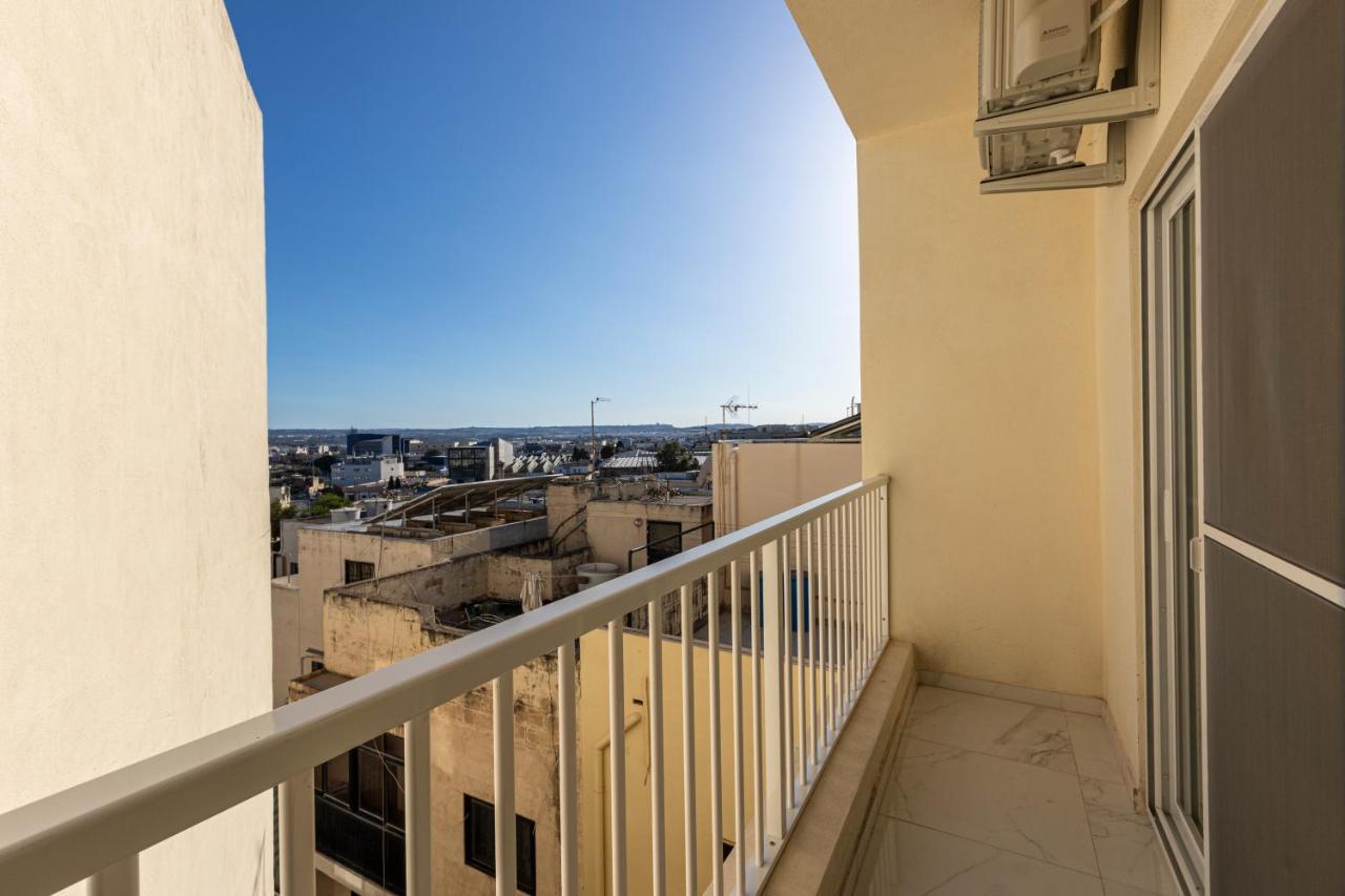 H2 -Modern And Spacious 3 Bedroom Apartment San Gwann Exterior photo