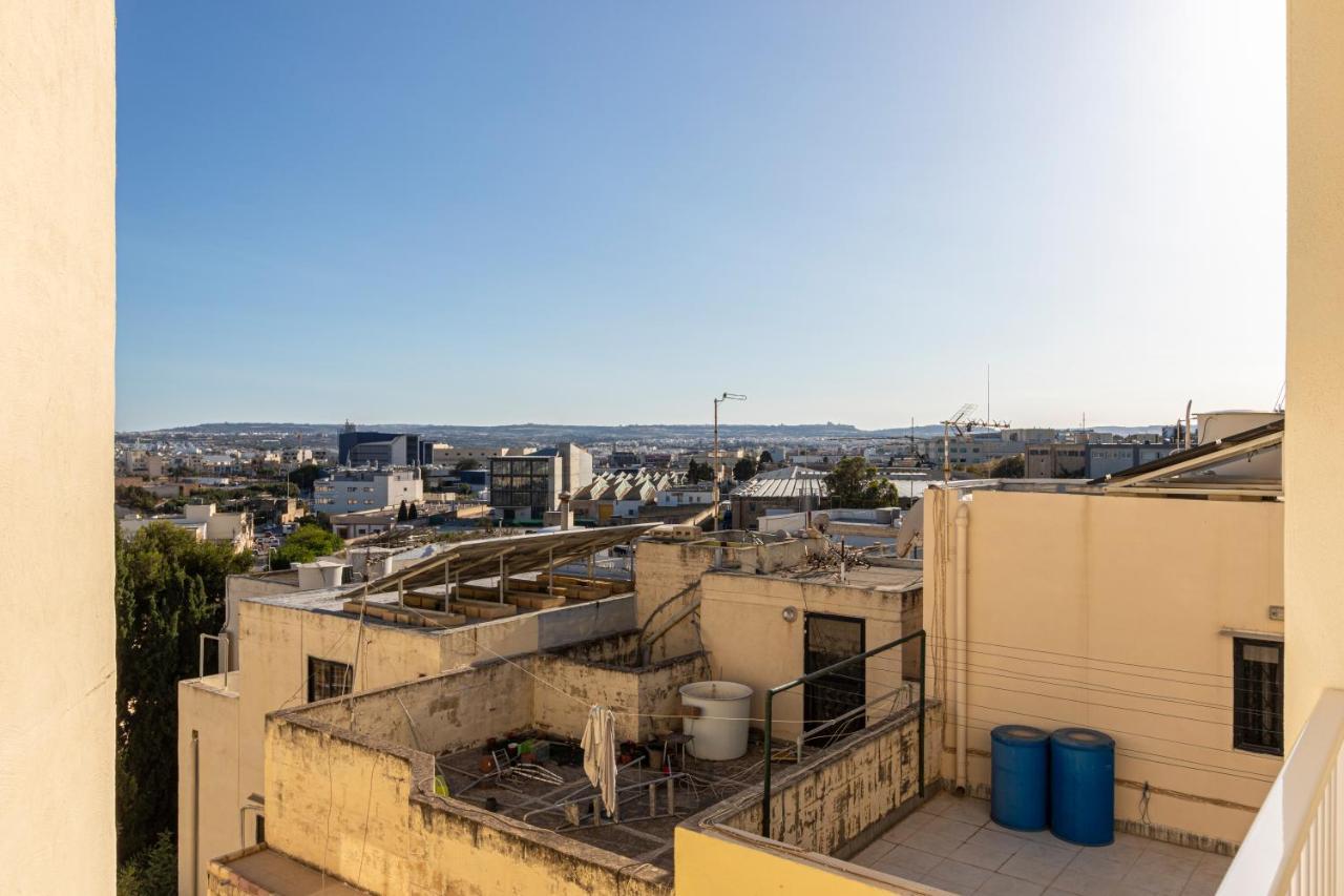 H2 -Modern And Spacious 3 Bedroom Apartment San Gwann Exterior photo